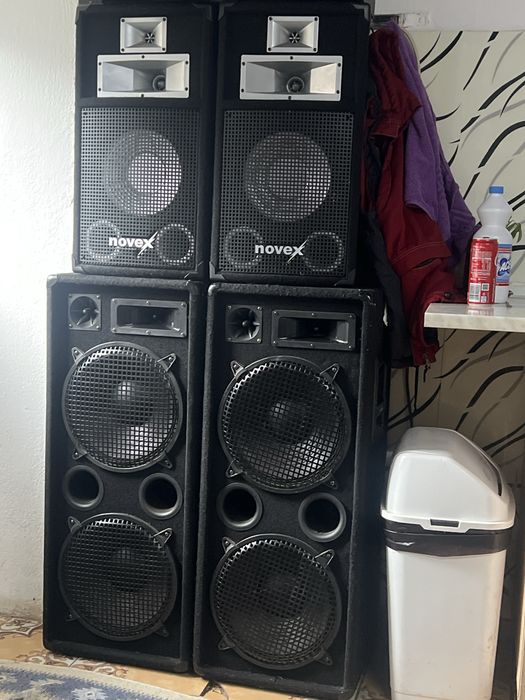 Vînd boxe de distractie  cele mari 1600si banovex1200 sau schimb cros