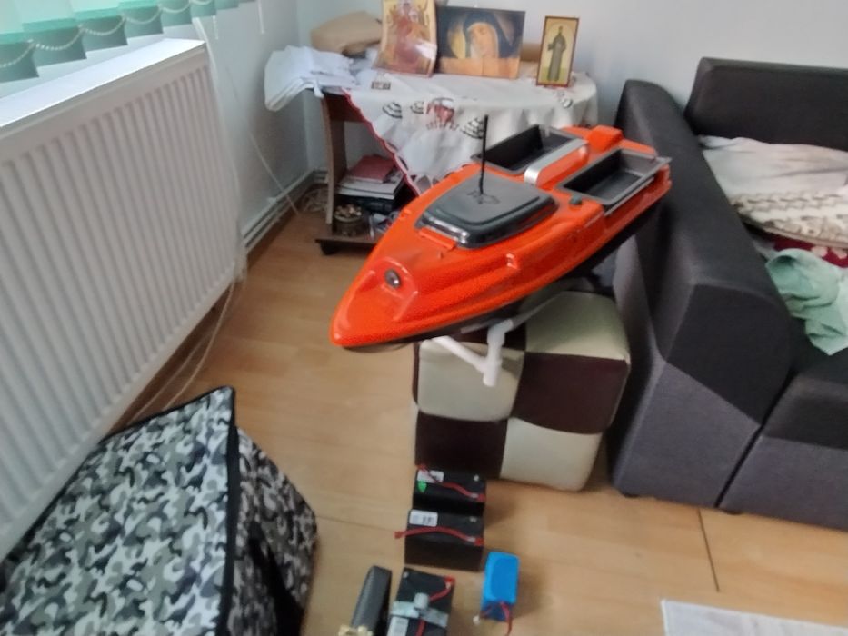 Vând Navomodel de plantat Sonar Toslon+Autopilot