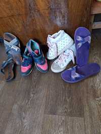 Обувь разная, кроссовки и сандалии