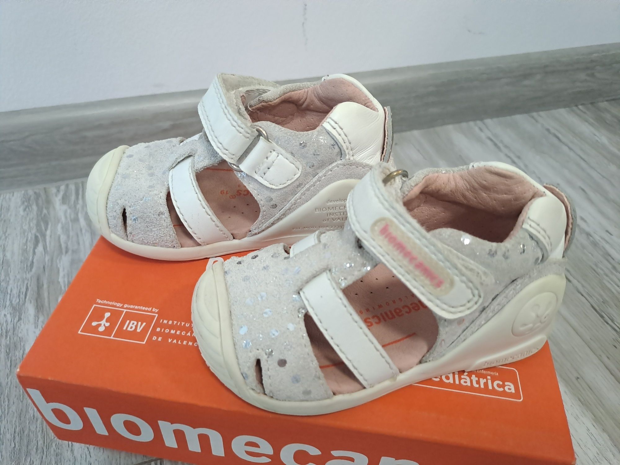 Сандали за момиче Biomecanics