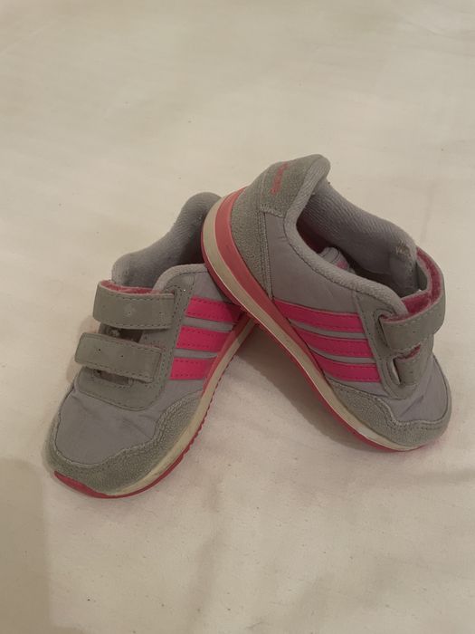 Adidas roz fucsia cu gri material textil marimea 21