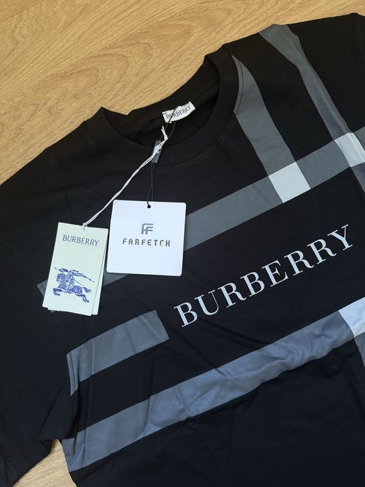 Tricou Burberry nou cu eticheta