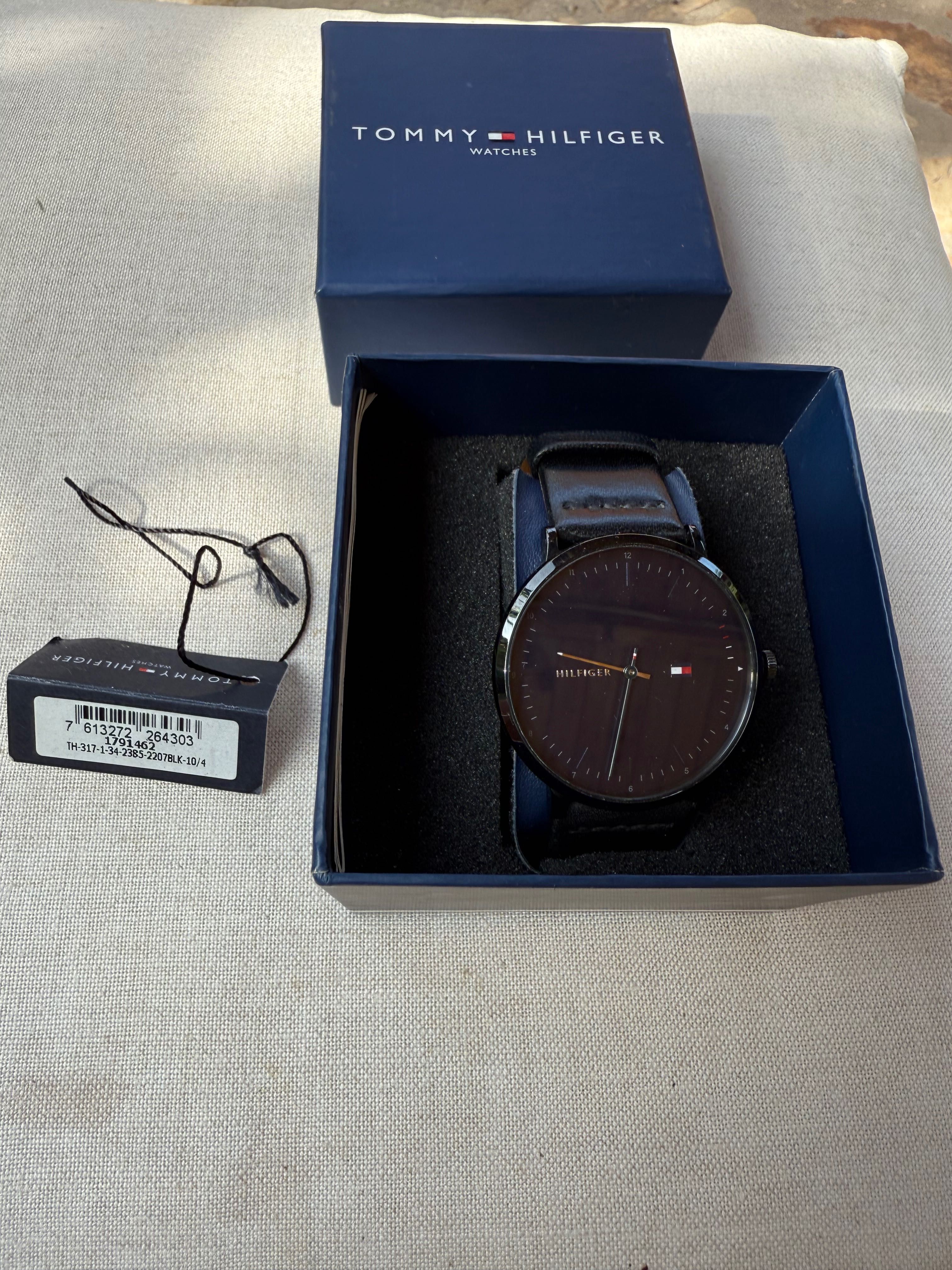 Часовник Tommy hilfiger