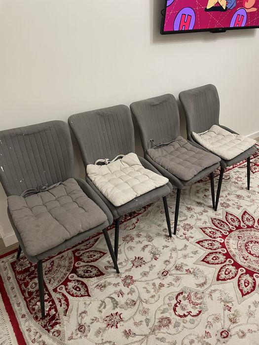 4 стула с сидушкой