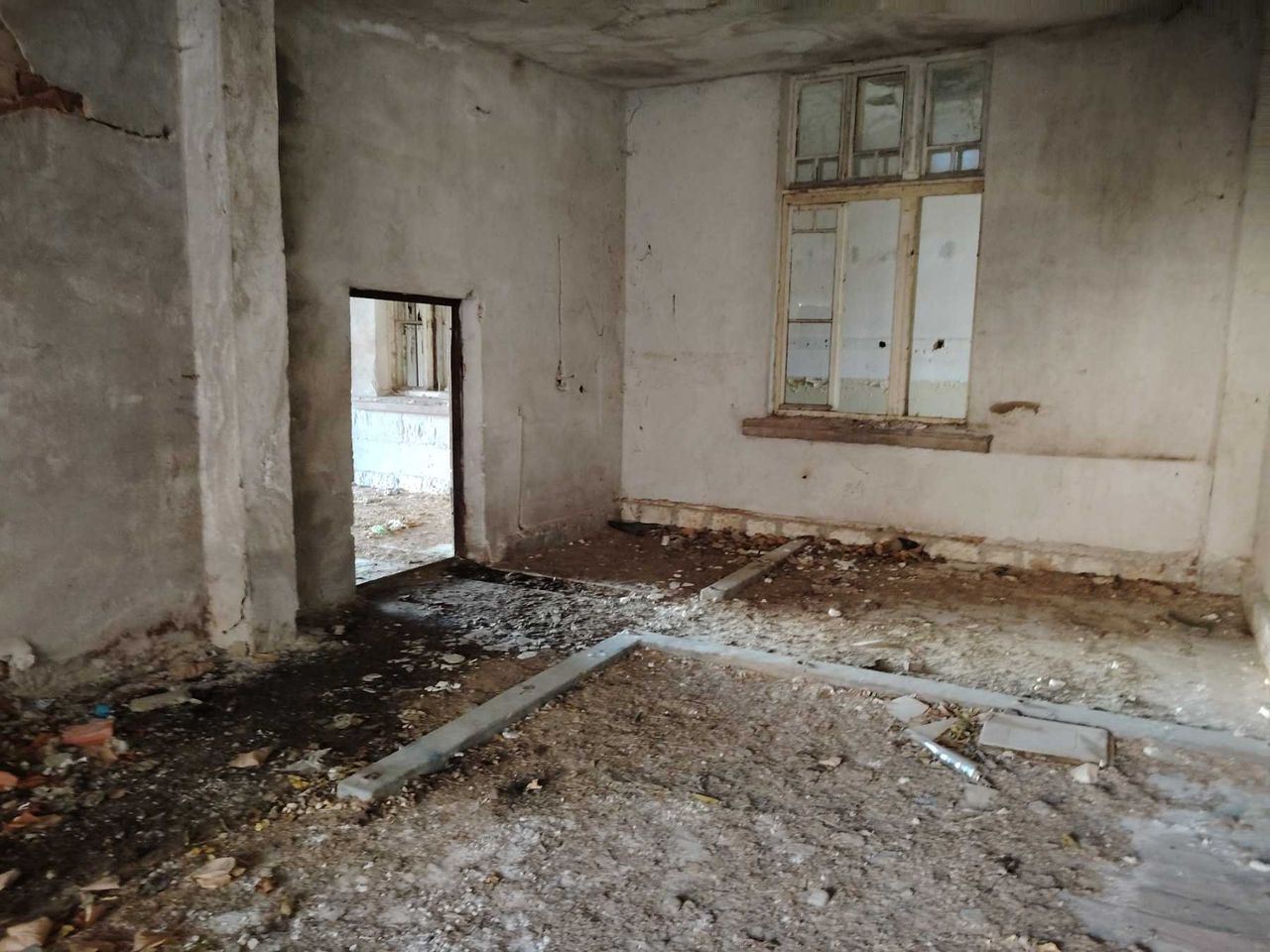 Продава се Промишлена сграда в с. Радомирци, Област Плевен - 9090 кв.м за 13 €/кв.м - Снимка #8