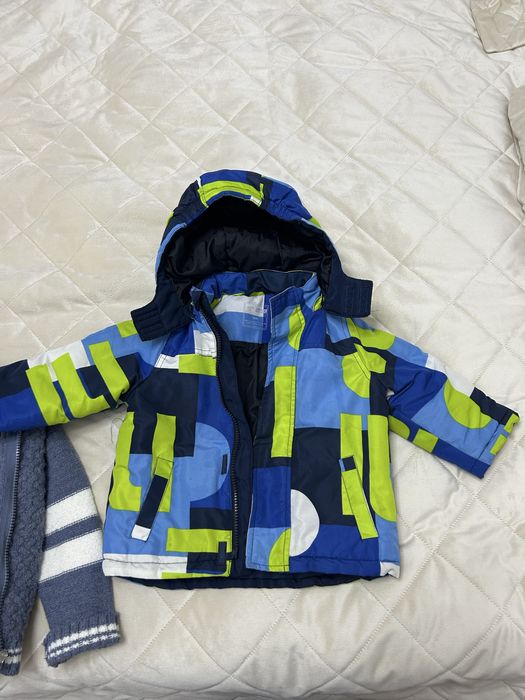 Продам детские куртки и жилетка