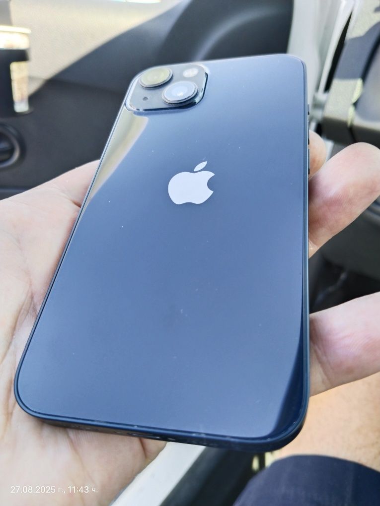 Iphone 13 midnight / 128GB.