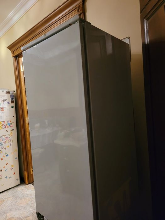 Встраиваемый холодильник Ariston Hotpoint