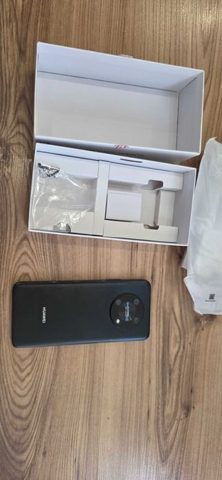 Смартфон /Телефон HUAWEI NOVA Y90 ОТЛИЧЕН