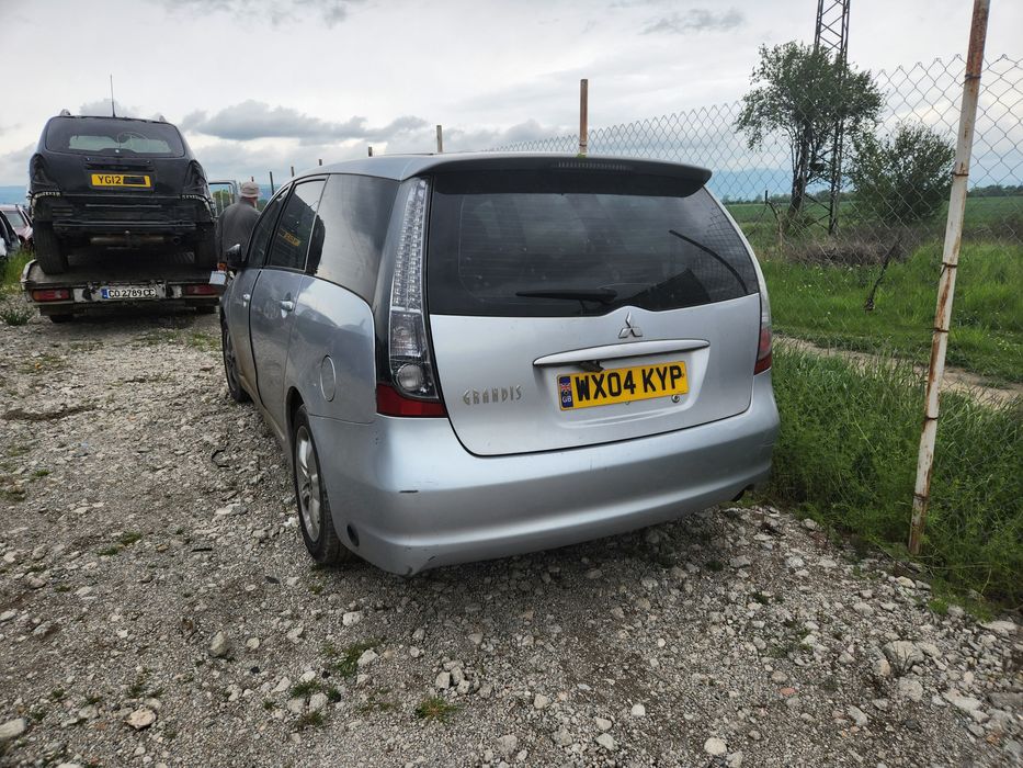 За Части Mitsubishi Grandis 2.4 auto 2006г