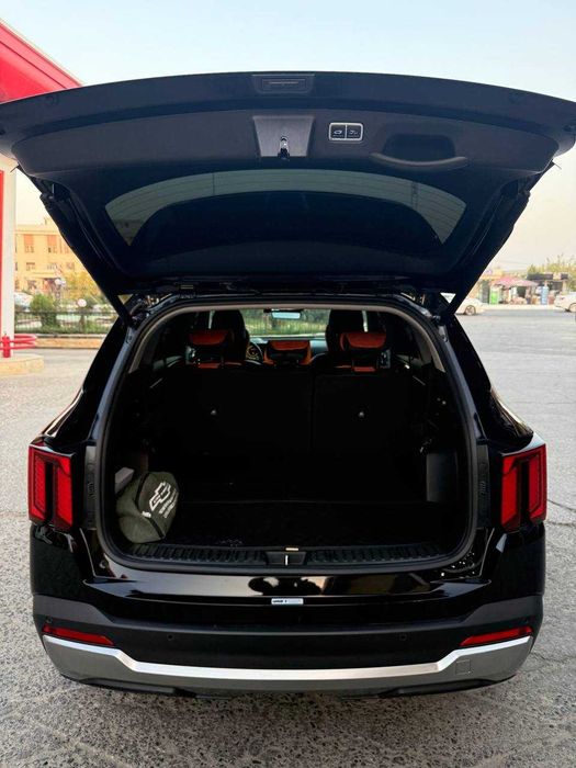 Kia Sorento 2024 г. — 3.5 л - 7 местная.