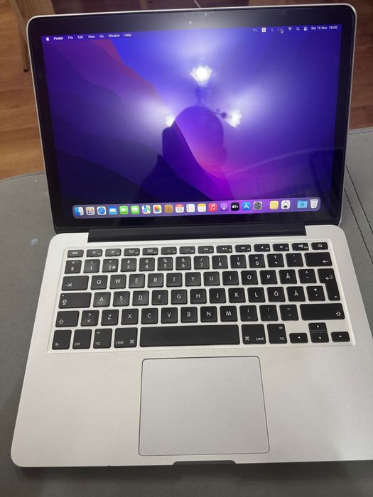 Macbook Pro 13’ a1502 нова батерия 128gb 8 RAM i5 2.3 Ghz