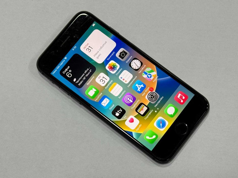 Apple iPhone 8 64GB 75%bh / пукнат гръб