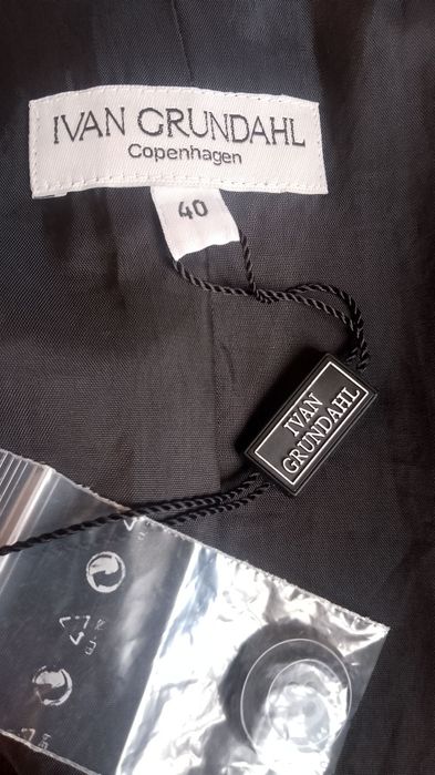 Дамско вталено сако