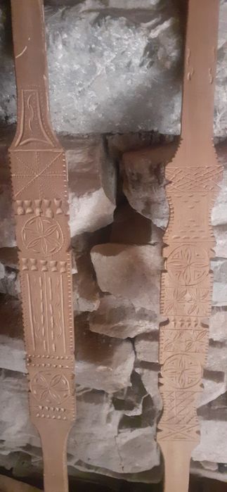 Vind 2 furci pentru tors