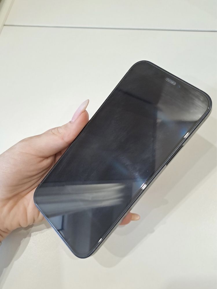 iPhone 12 Black 64gb в страхотно състояние