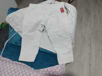 Vând costum karate