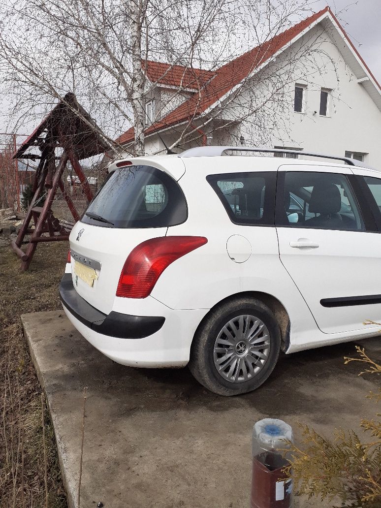 Vând Peugeot 308 1.6 hdi din 2011 în stare buna de funcționare