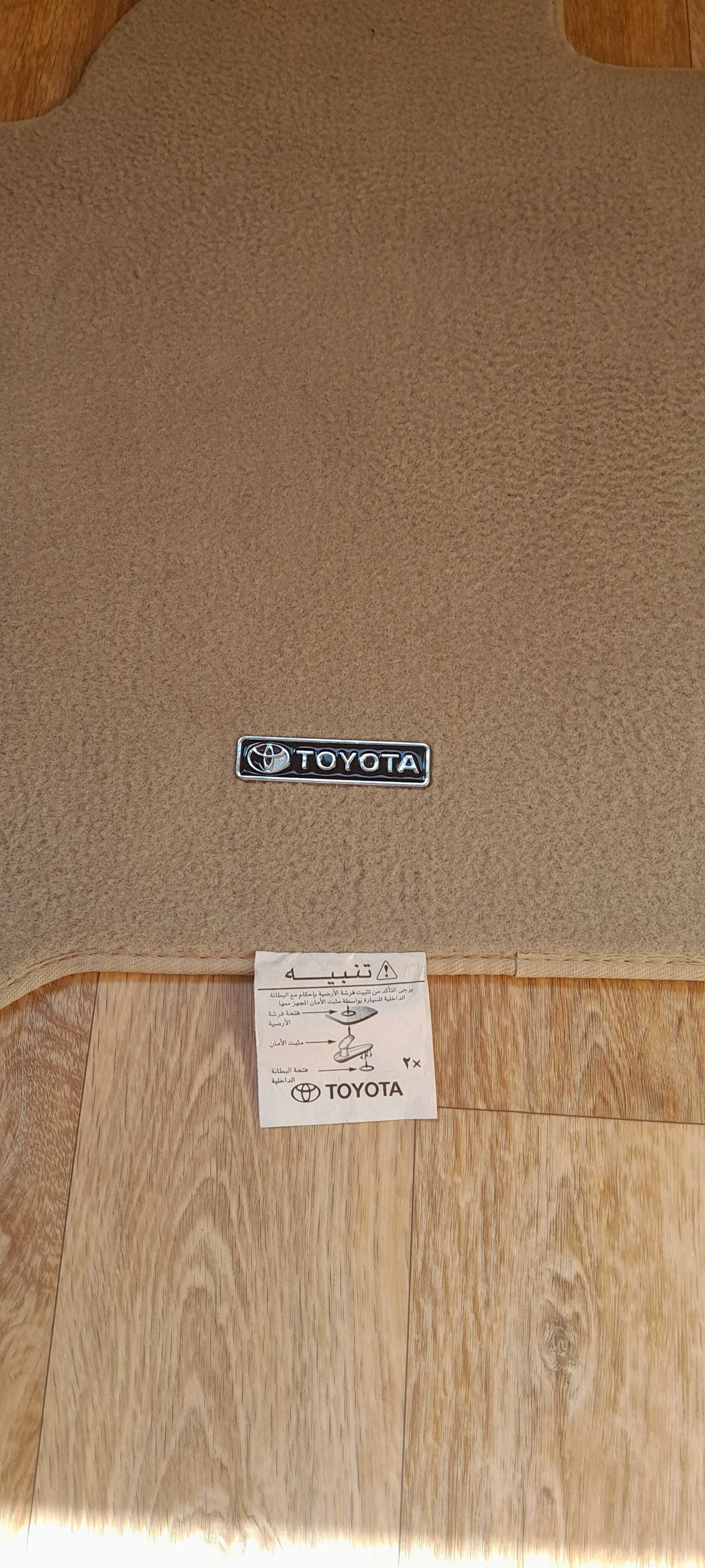 Оригинальные коврики автомобиля Toyota Land Cruiser 200 v8