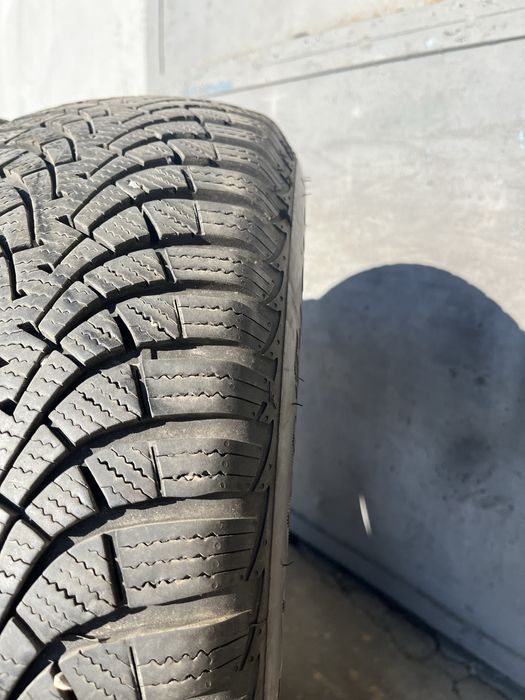 2 бр. зимни гуми 195/65/15 GoodYear 6+ mm DOT 2617