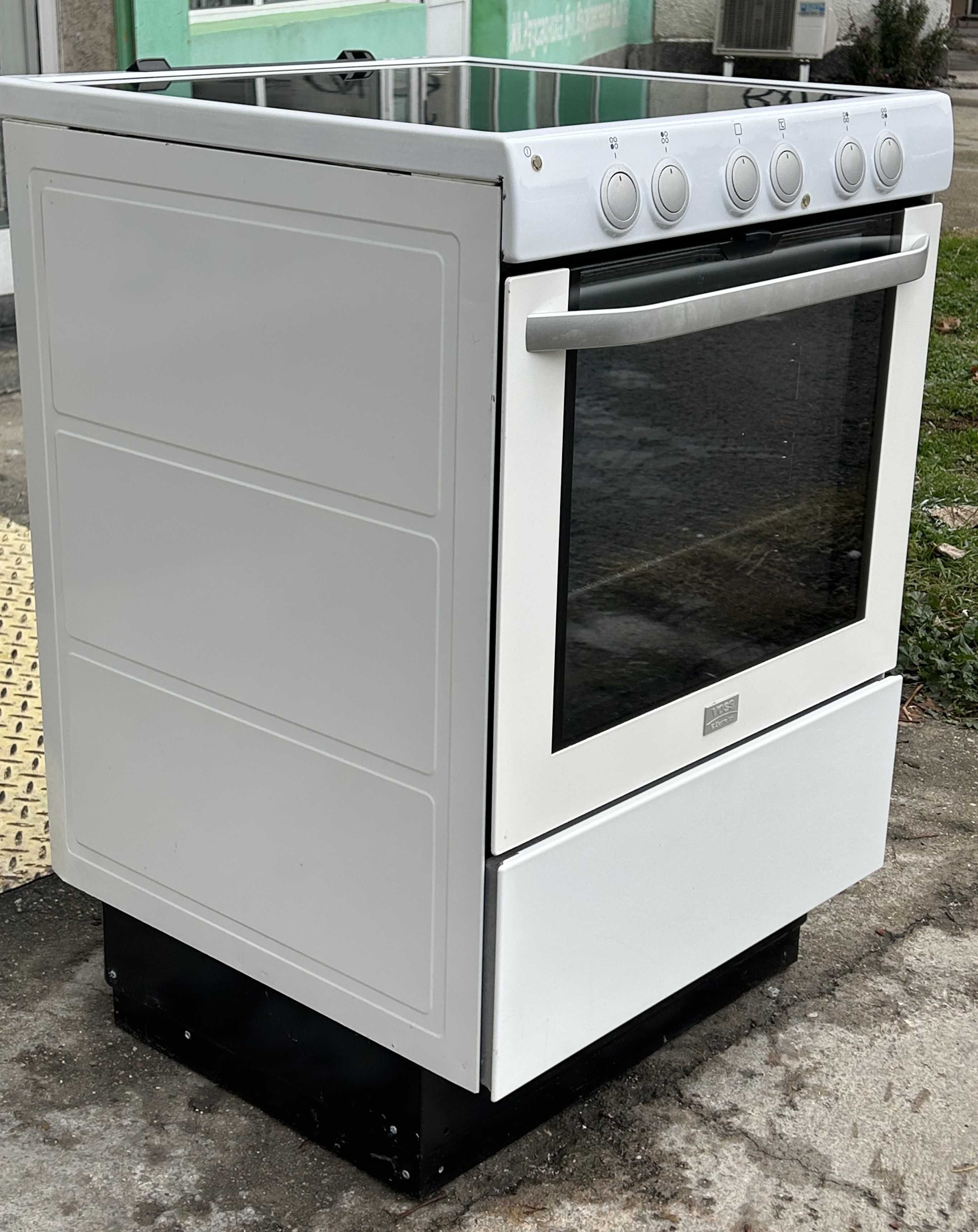 Готварска печка Voss Electrolux ELK42020-hv