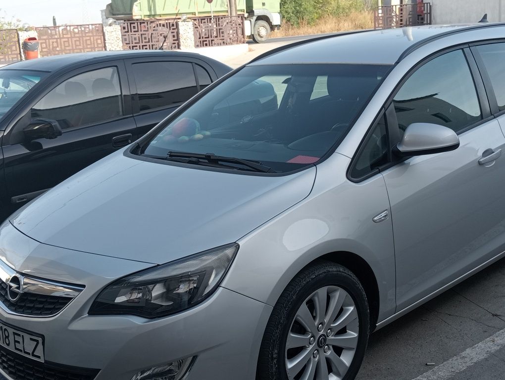 Opel Astra j 2012