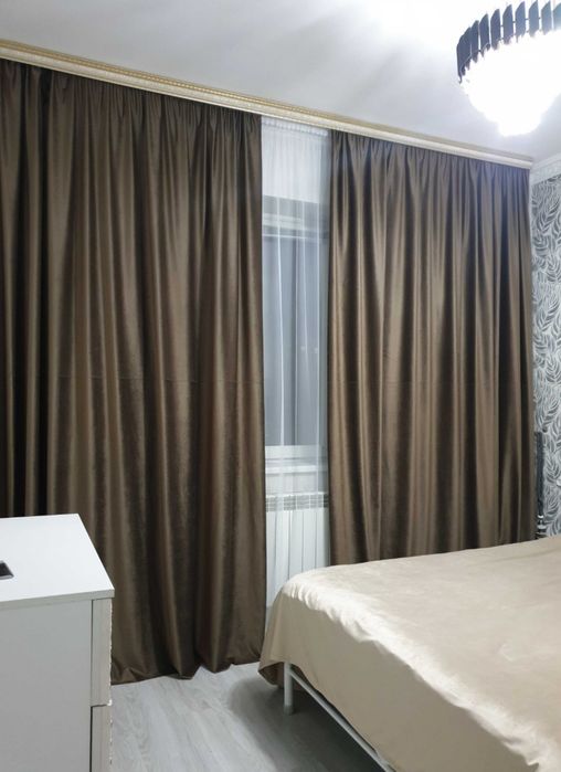 Продам шторы, королевский велюр, шикарные, блестят, глянец