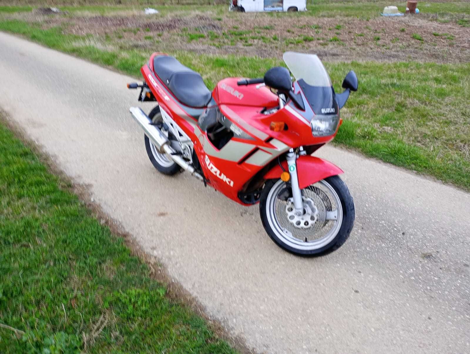 Suzuki GSX 750 F