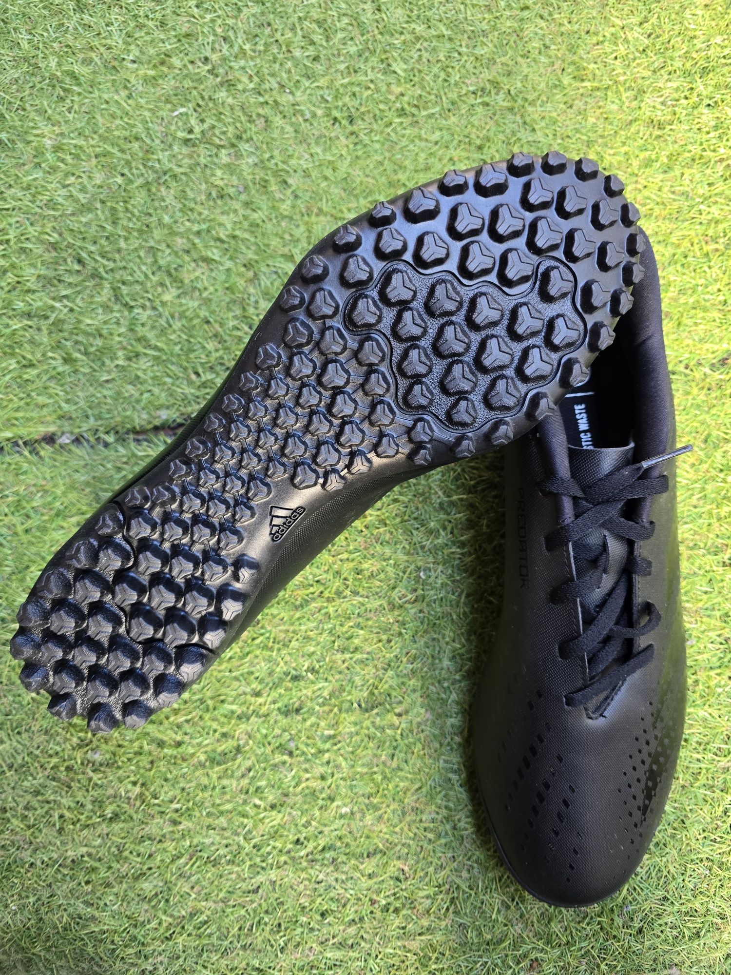 Футболни стоношки Аdidas Predator Accuracy.4 TF - 46 номер