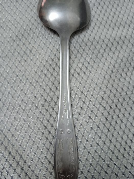 Ложки, вилки и кухонные принадлежности