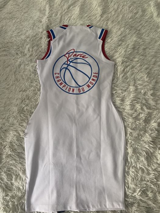 Rochie cu Paris,sport.