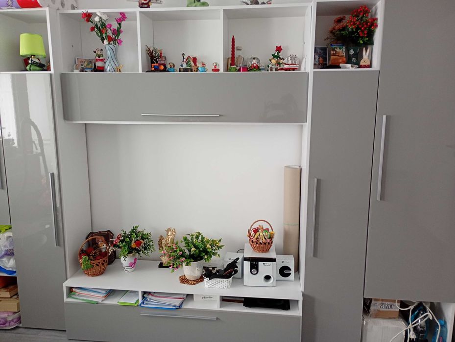 Vând mobila sufragerie