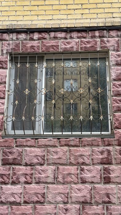 Продам Оконные решетки б/у