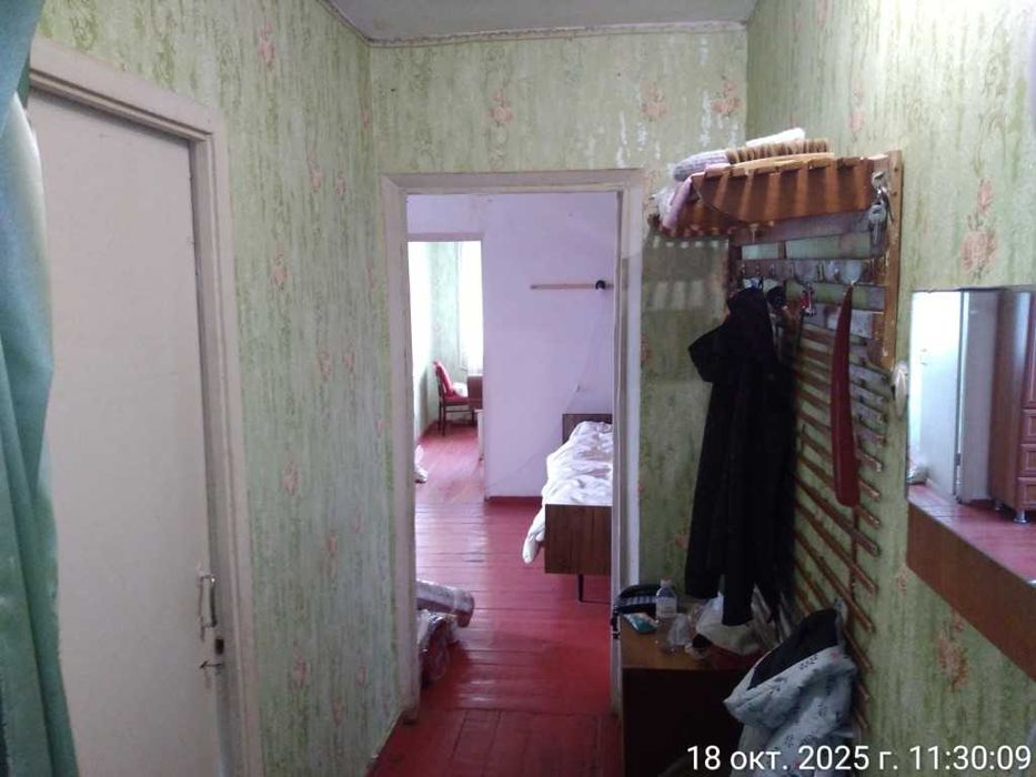 4-ех комнатная квартира, 60 кв.м. 6 мкр. дом 12.