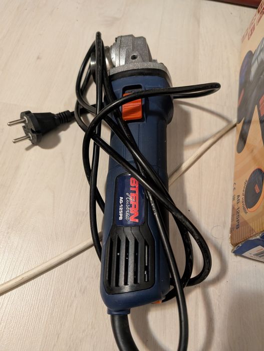 Polizor unghiular 810W