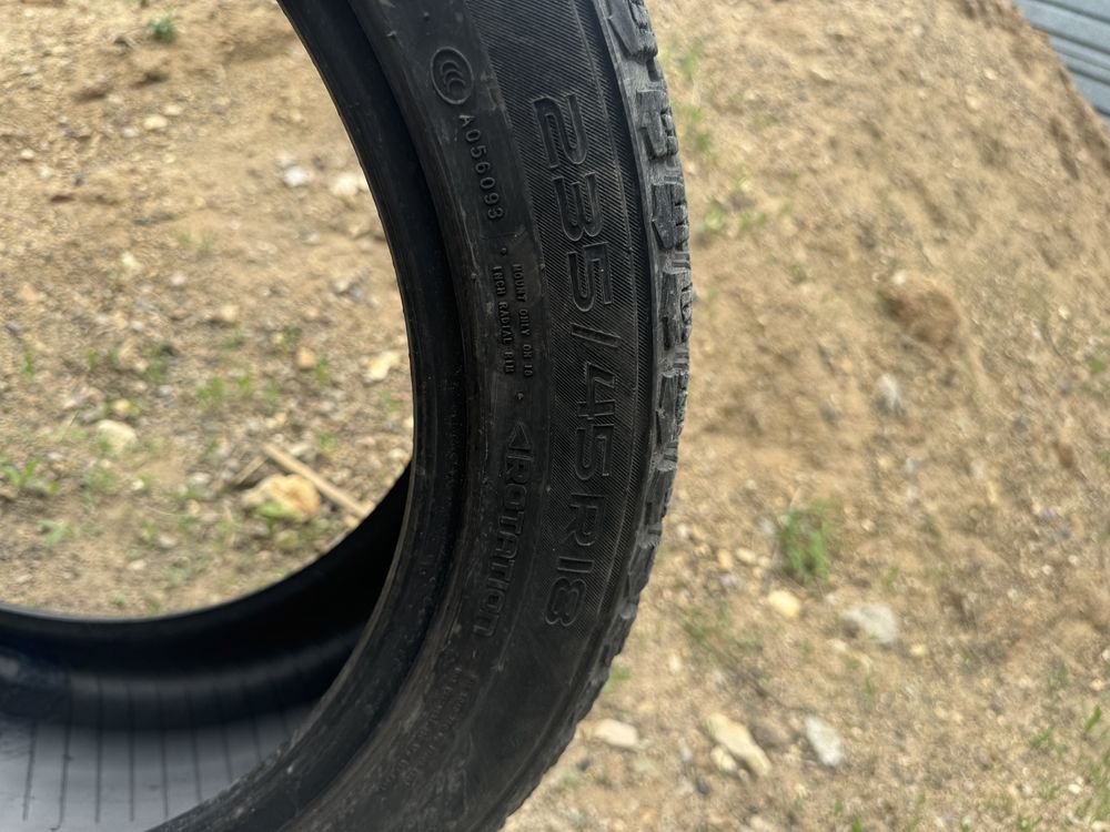 Шины 235/45 R18 бу