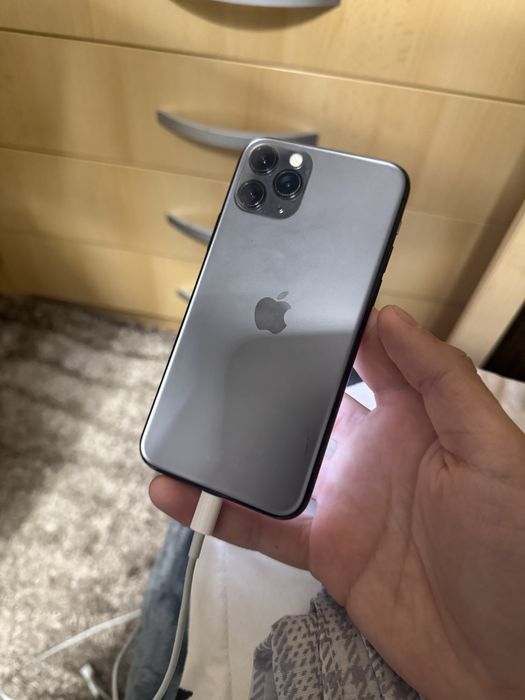 vand iPhone 11 pro