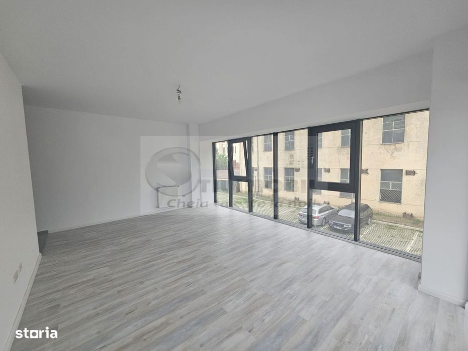 INTABULAT! MUTARE IMEDIATA! Apartament cu 2 camere decomandat Central