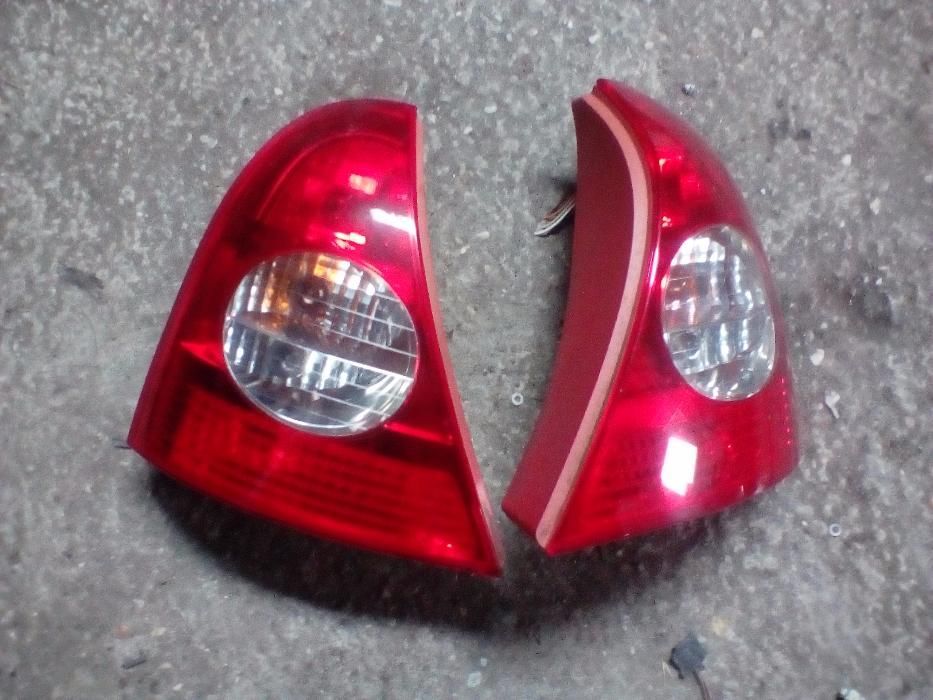 Lampa spate stop clio 2