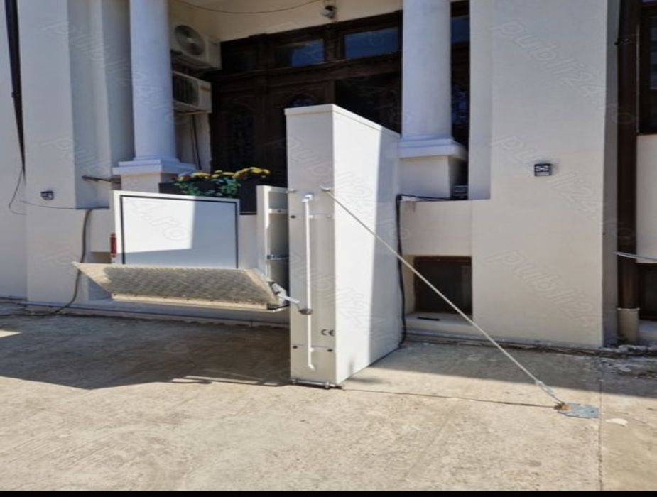 Lift pentru persoane cu dizabilitati, in carucior