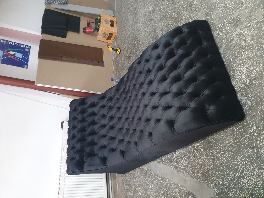 Canapea pat Sezlong pt living model chesterfield