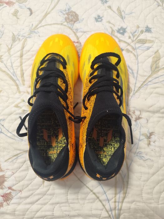 Vând ghete fotbal Adidas model Messi