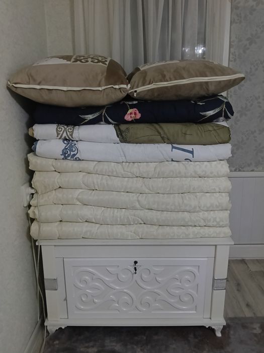 Кыз жасауга корпе мен сандык