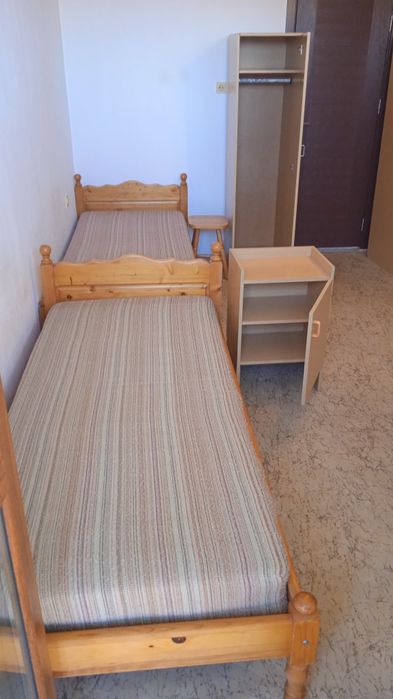 Легла с матраци,гардероби и нощни шкафчета