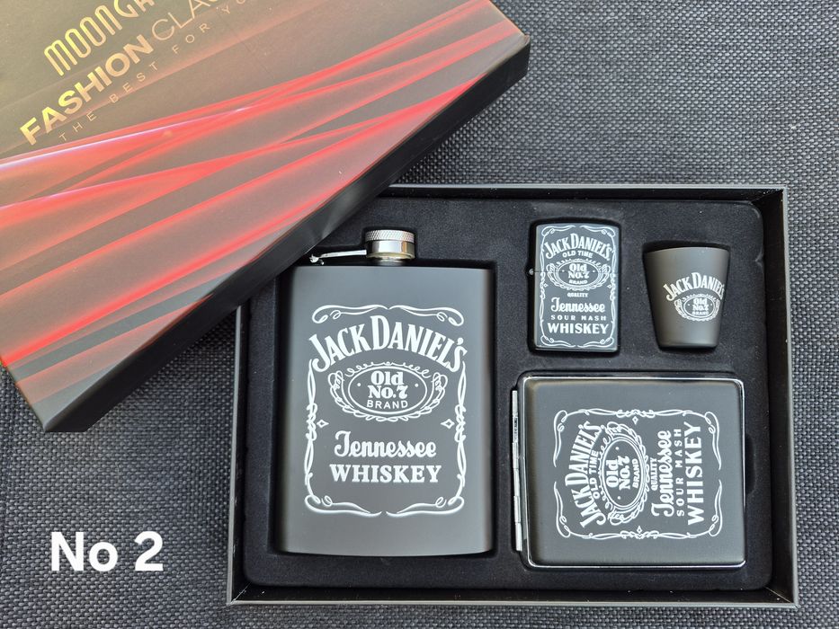 Подаръчен комплект Jack Daniel's,манерка,запалка и чаши,четири модела
