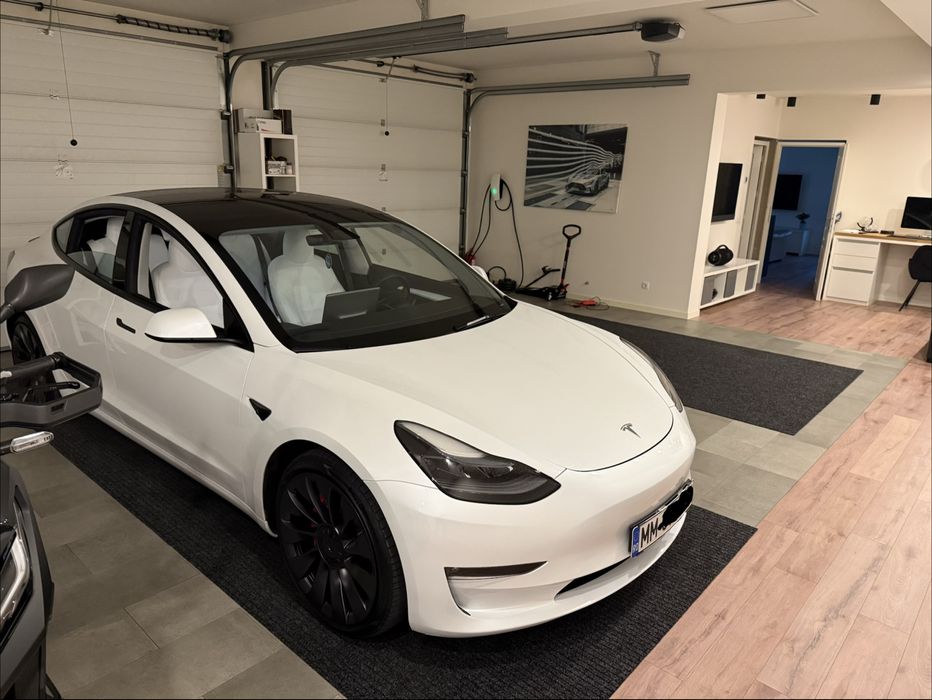 Vand Tesla 3 Performance TVA 21 % Deductibil !!! Interior ALB !