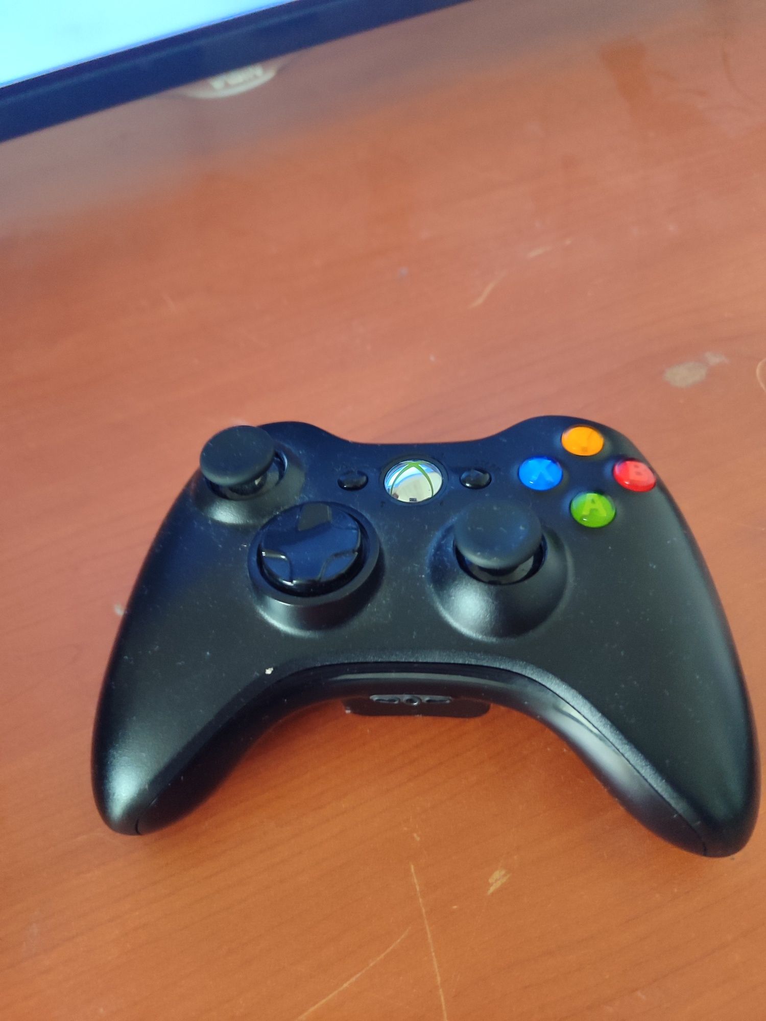 Продам приставку xbox 360