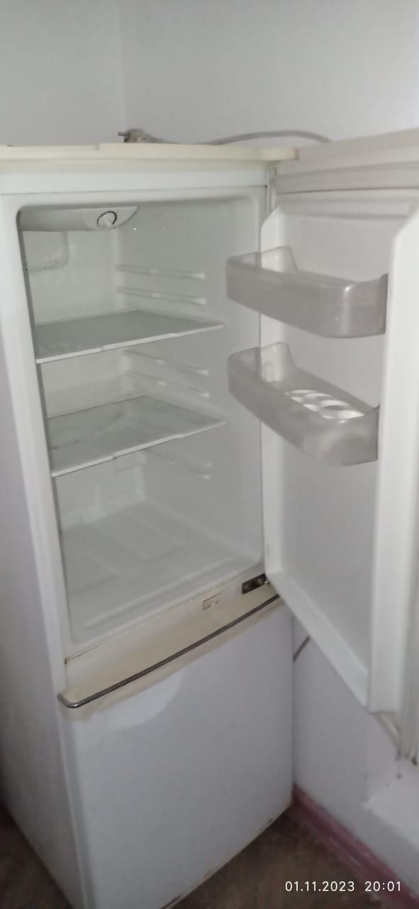 Холодильник (надо заправить)