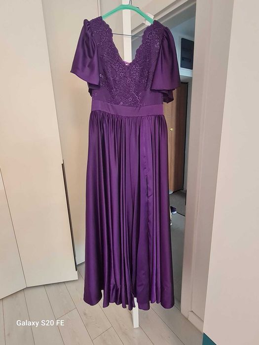 Vand 2 rochite de ocazie create de celebra Luiza Wilems