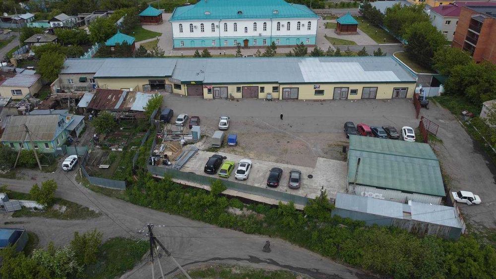В продаже территория с боксами, под любой вид деятельности.